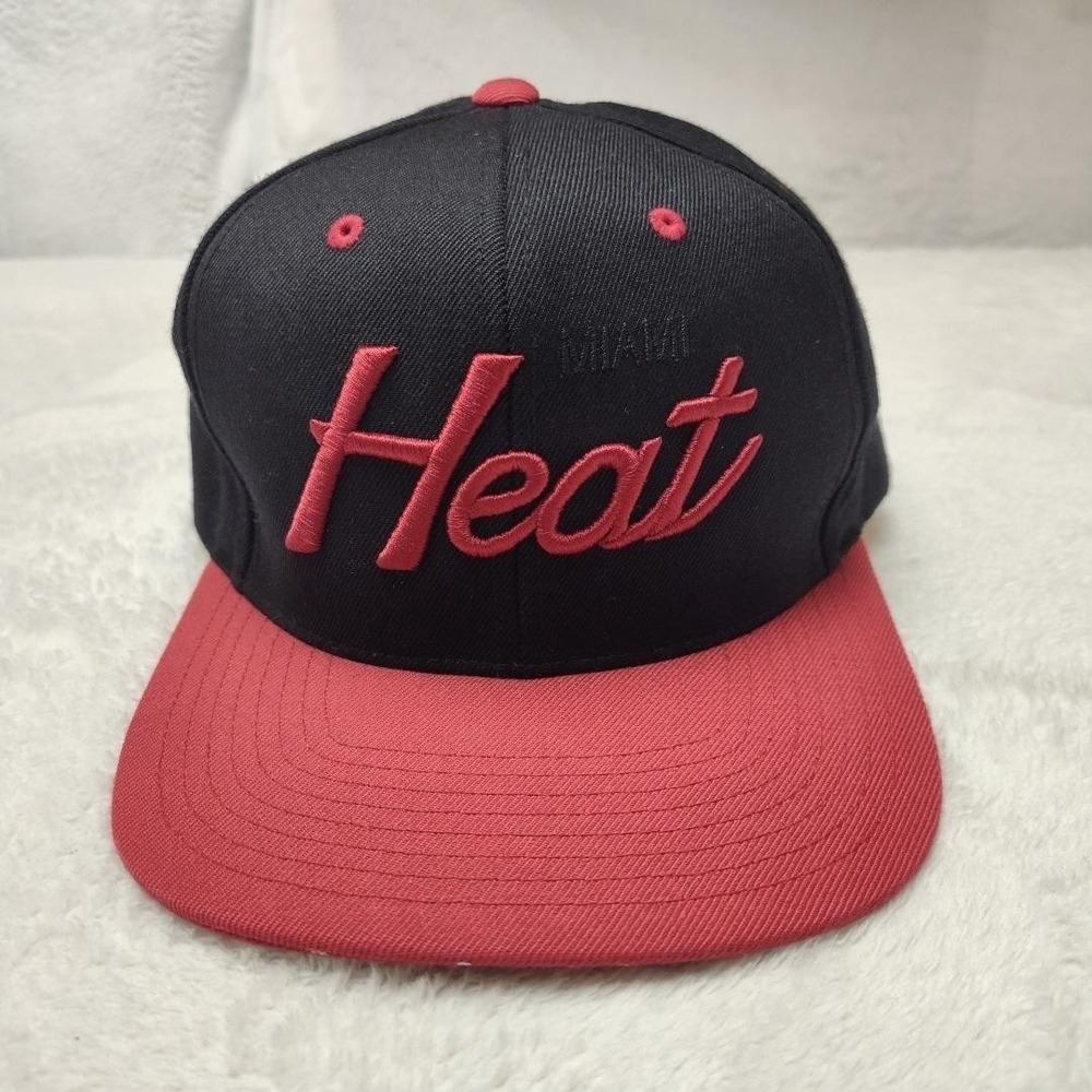 Miami Heat Hat Cap Snap Back Mens One Size Black NBA Basketball Mitchell & Ness